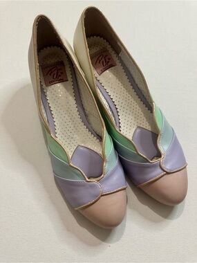 Pinup Couture Lulu Pastel Blocked Scallop Kitten Heels Mint Multi Matte Size 10